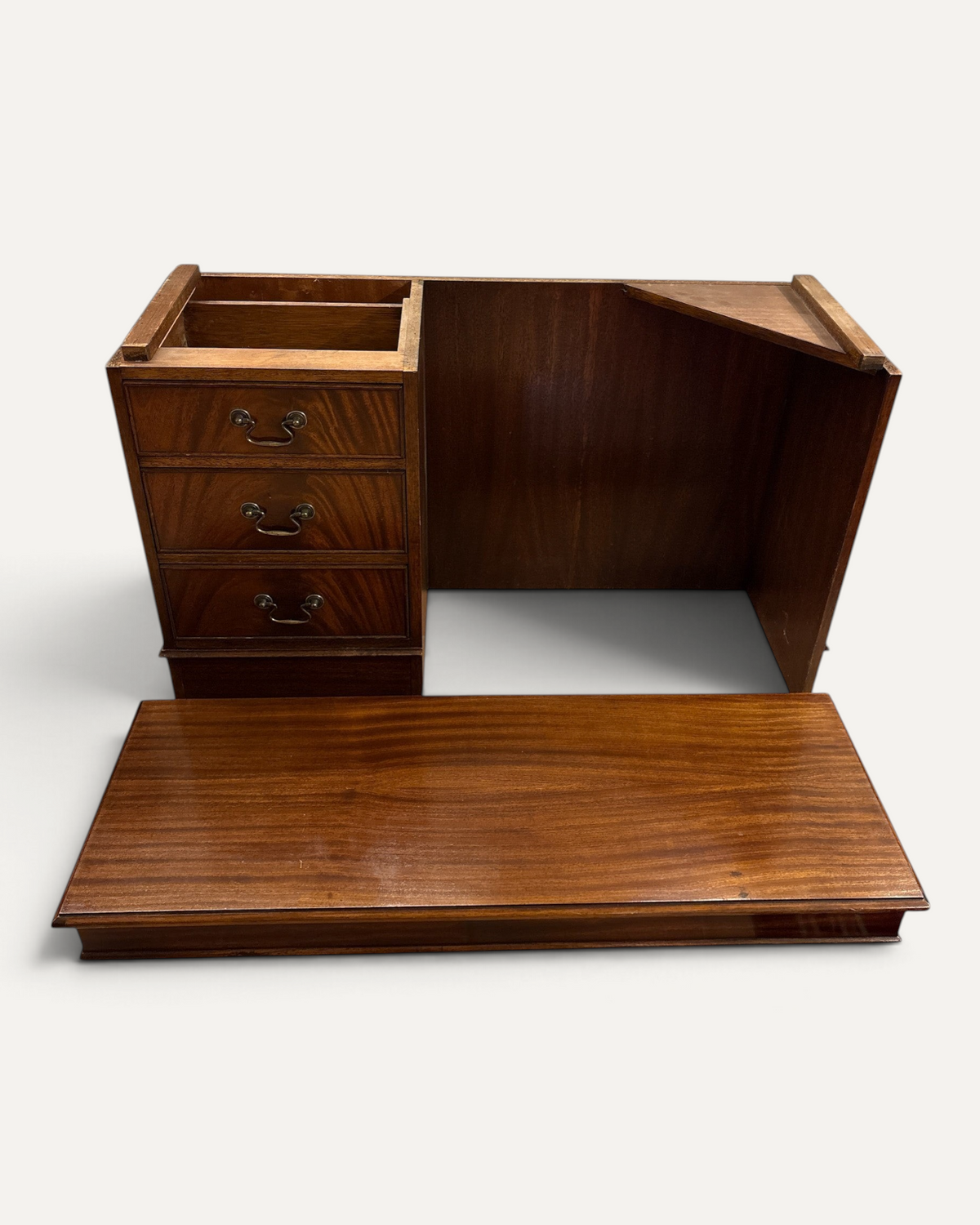 Vintage skrivbord i trä i klassisk stil – bild 5 – Chesterhome