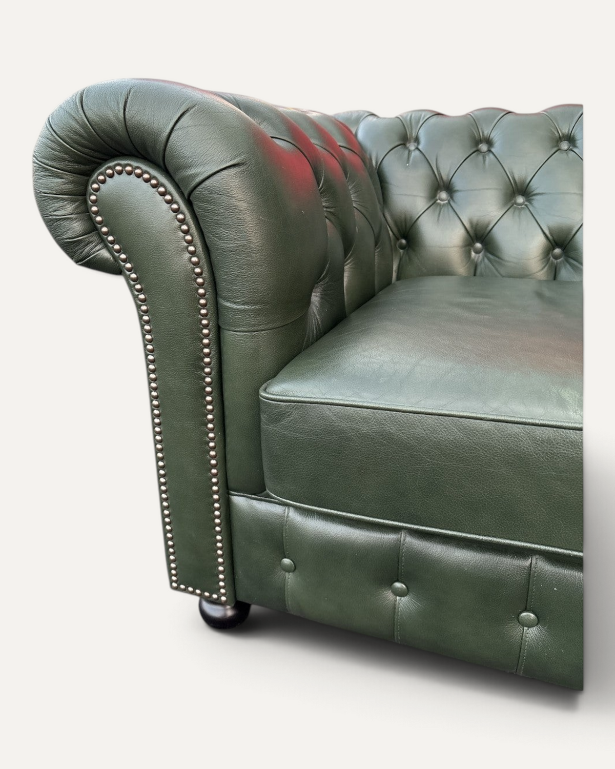 Engelsk Chesterfield 3-sits soffa i mörkgrönt läder – bild 3 – Chesterhome
