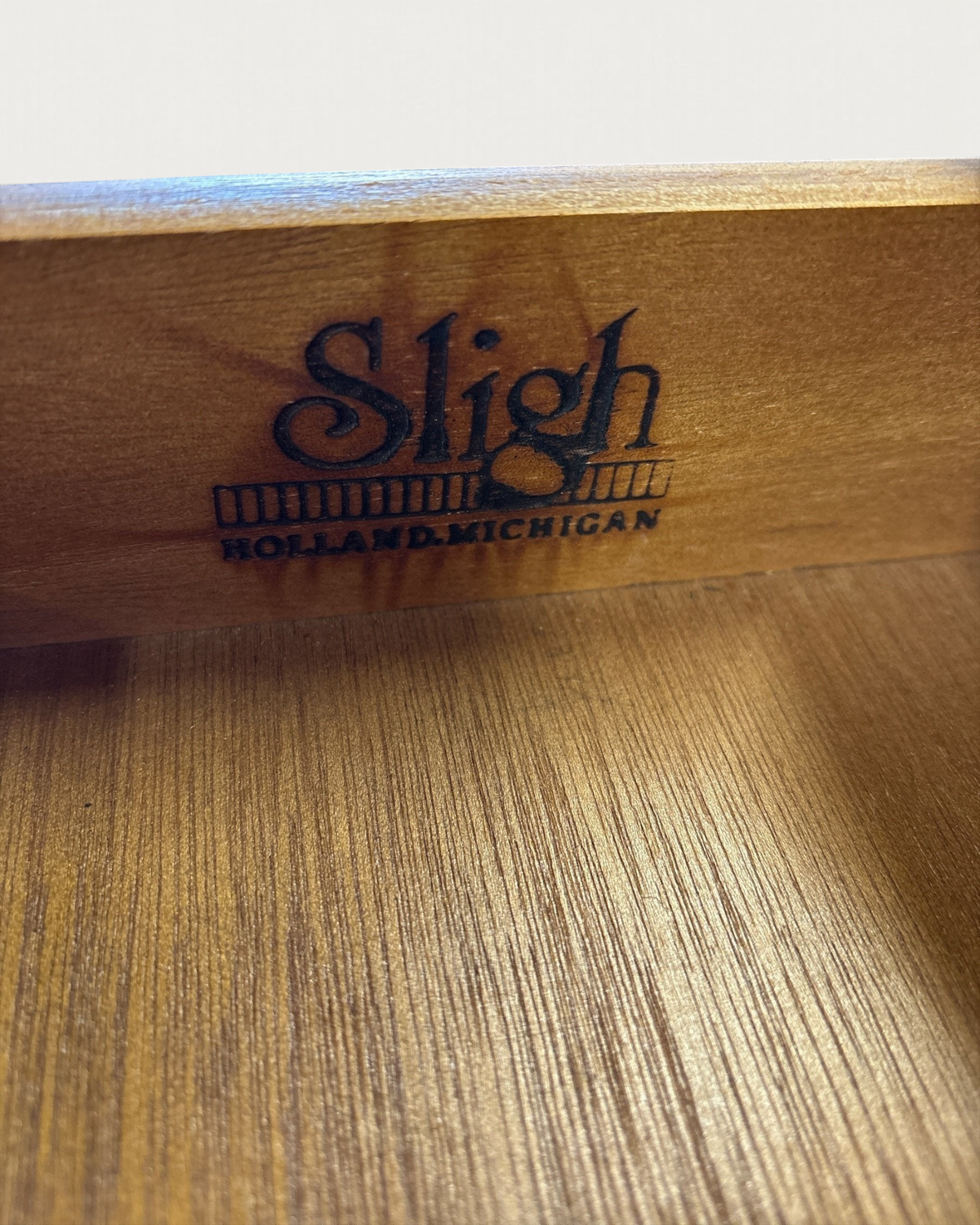 Skrivbord i mahogny med läderskiva från Sligh – bild 5 – Chesterhome