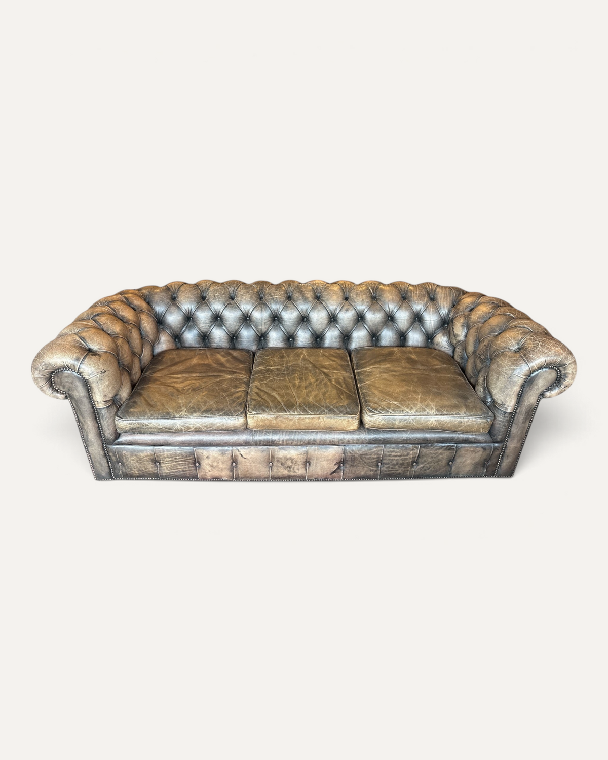 Chesterfield soffgrupp i buffelläder, 2 delar – bild 7 – Chesterhome