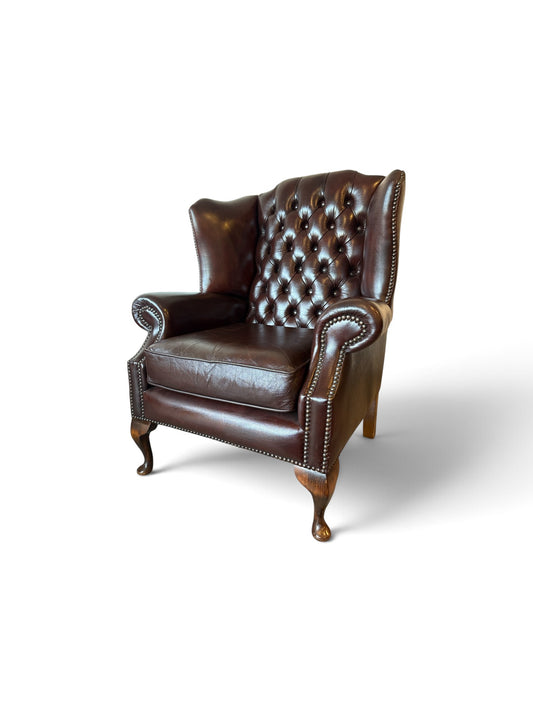 Engelsk Chesterfield Wingback fåtölj i brunt läder