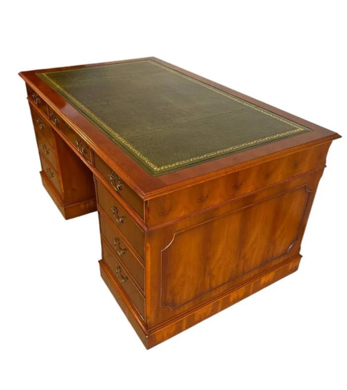 Stort Engelskt Partnerskrivbord med Stol