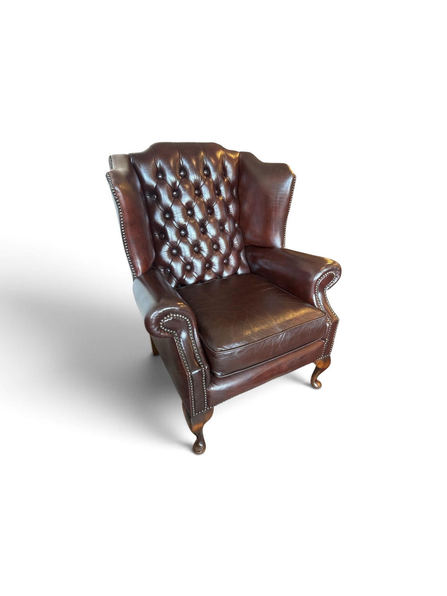 Engelsk Chesterfield Wingback fåtölj i brunt läder