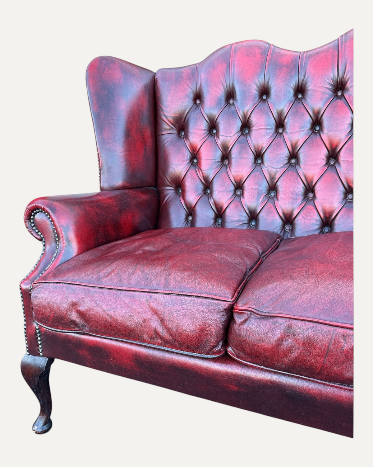 Engelsk high-back Chesterfield-soffa i oxblood läder – bild 5 – Chesterhome