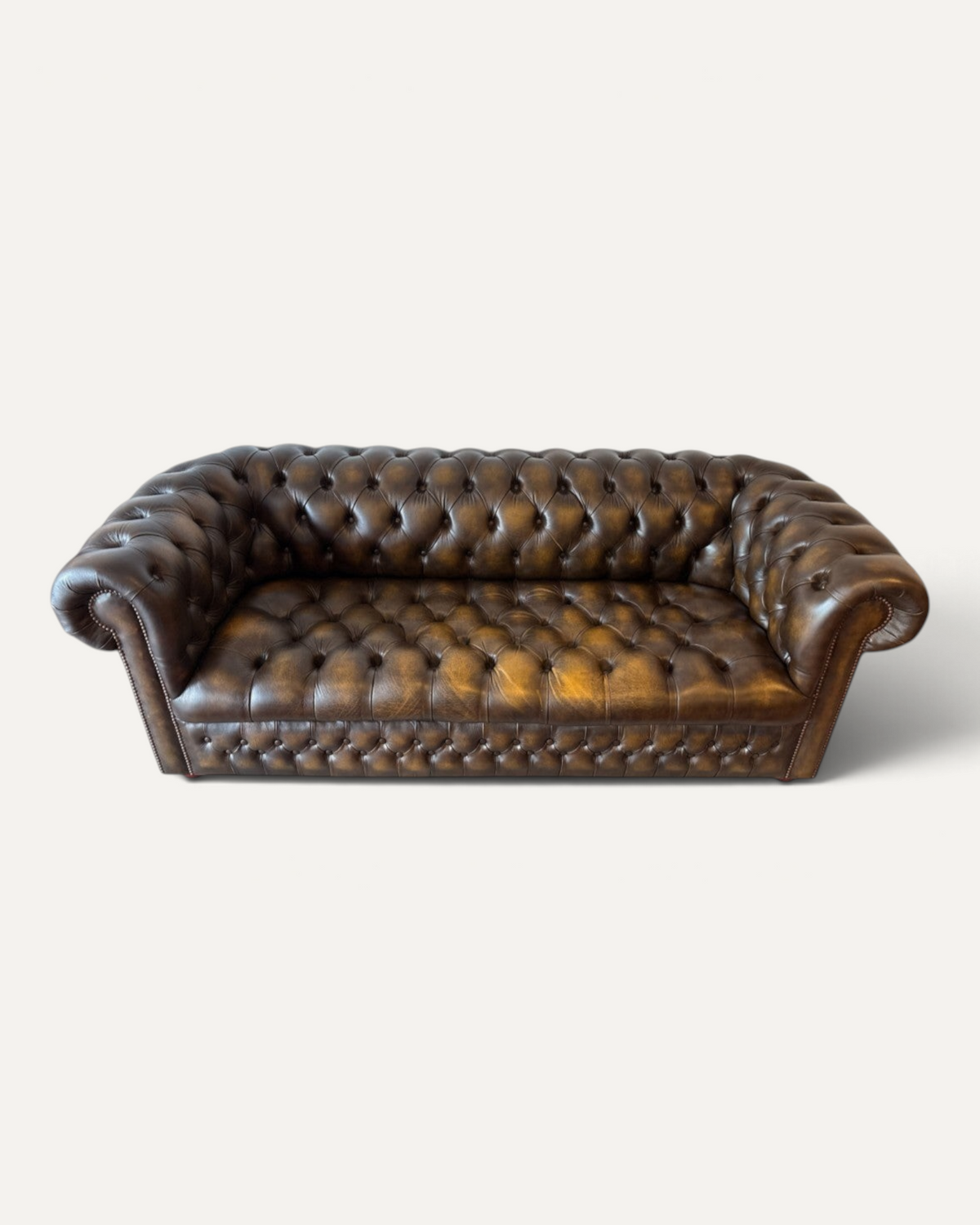 Engelsk Chesterfield 3-sits soffa i brunt och olivgrönt läder – bild 7 – Chesterhome