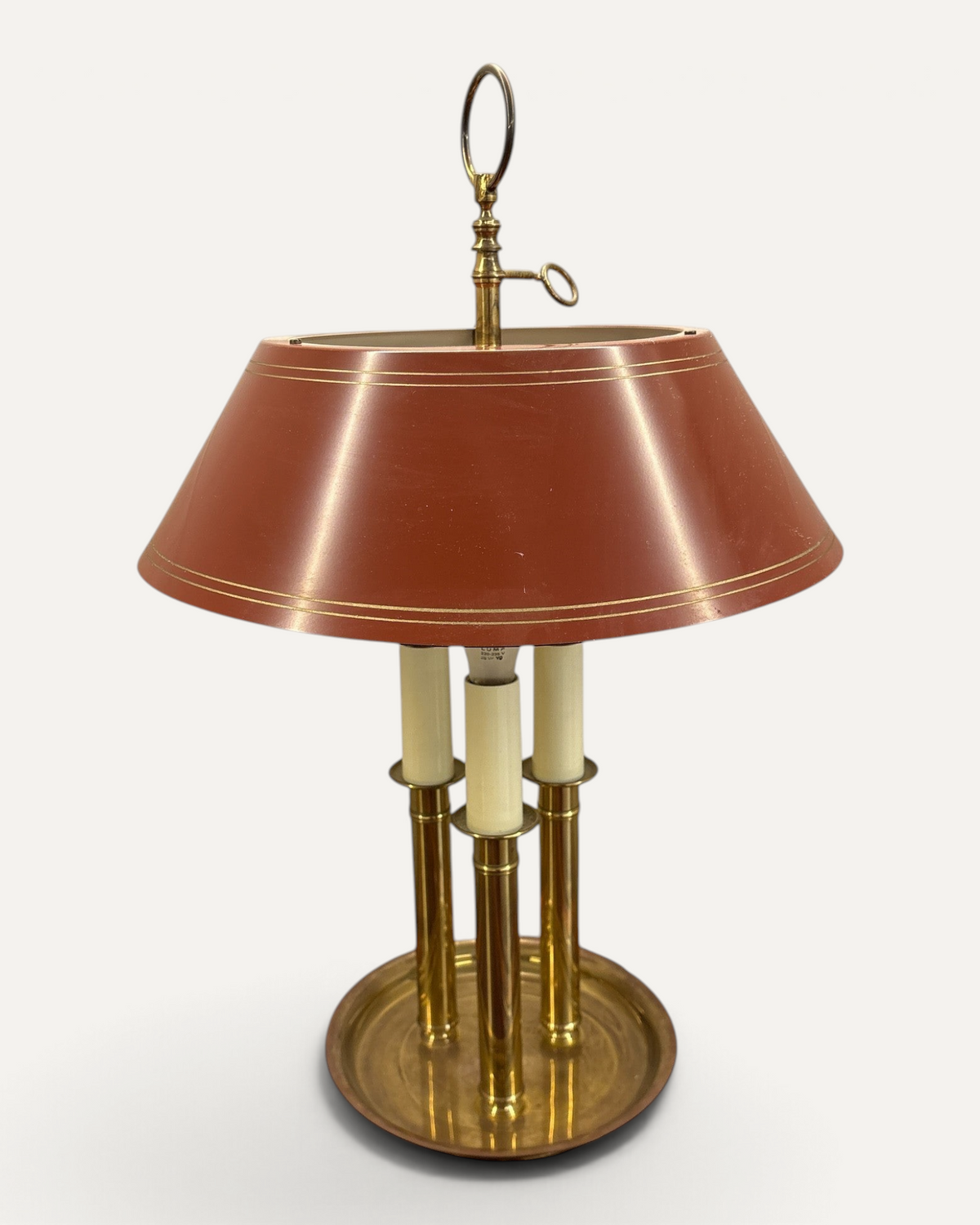 Kontorsset med twin pedestal-skrivbord, snurrstol och bordslampa – bild 6 – Chesterhome