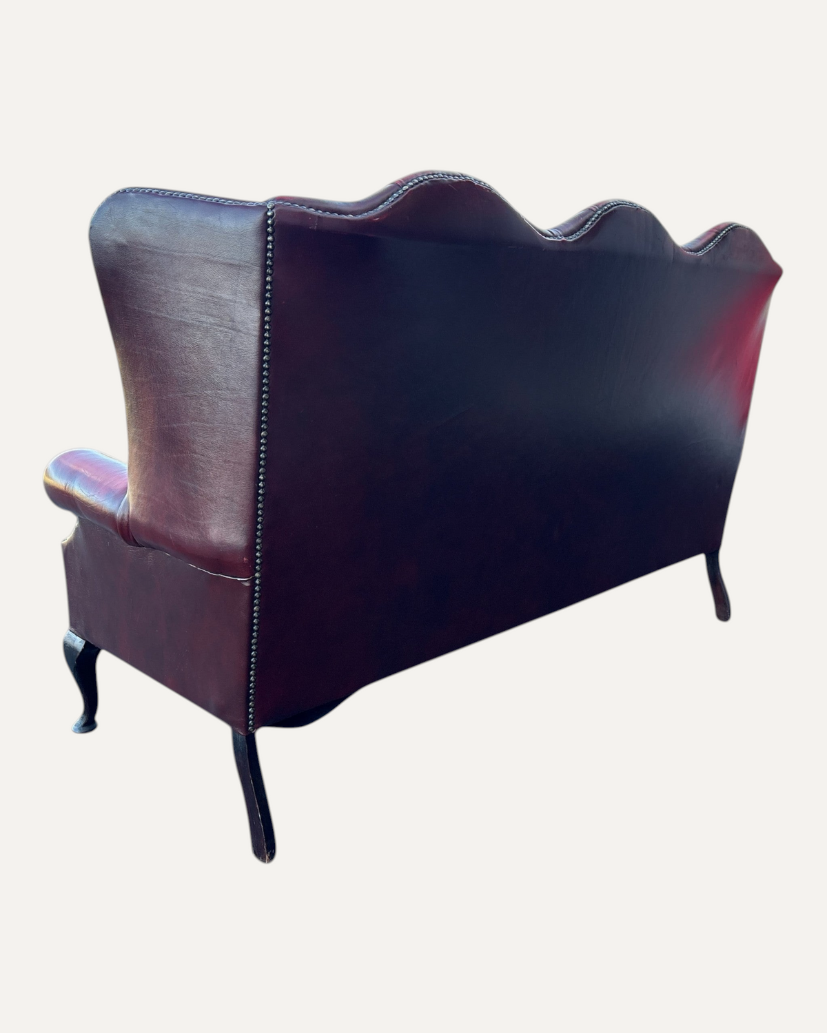 Engelsk high-back Chesterfield-soffa i oxblood läder – bild 7 – Chesterhome