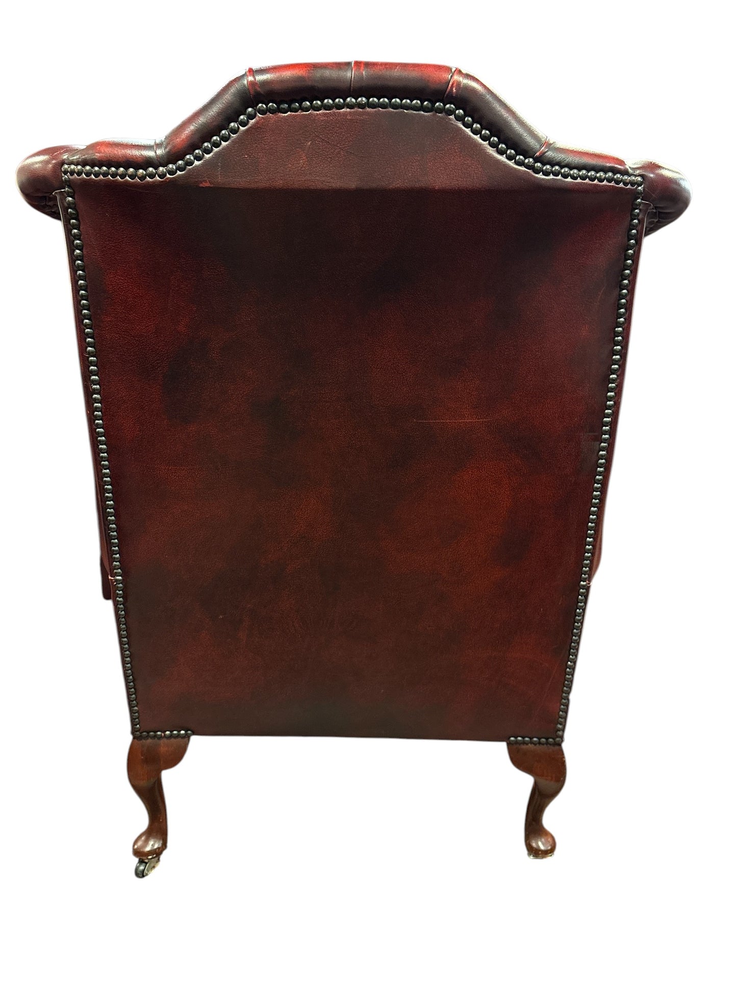 Chesterfield wingback fåtölj i oxblood läder