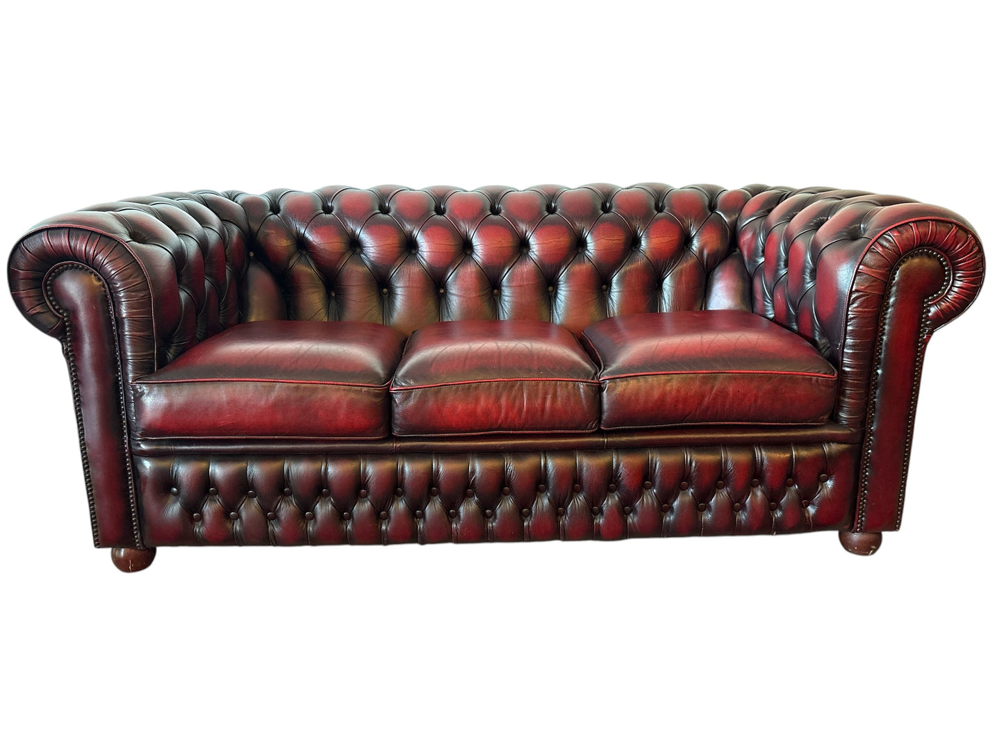Chesterfield 3-sits soffa i oxblood läder