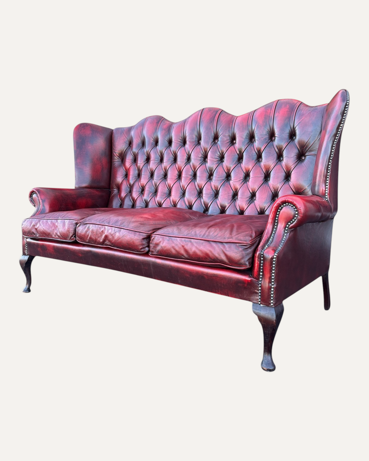 Engelsk high-back Chesterfield-soffa i oxblood läder – bild 4 – Chesterhome