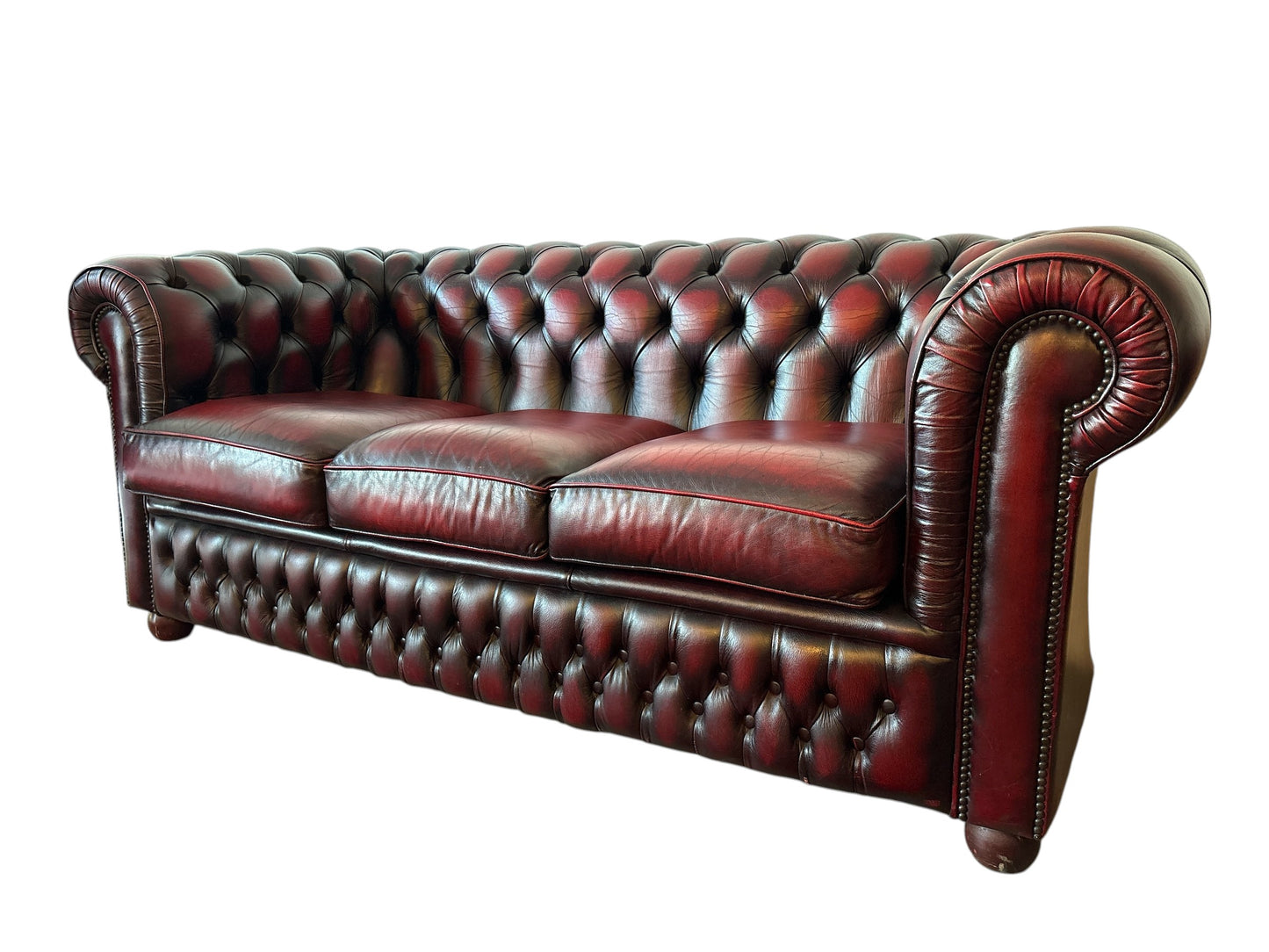 Chesterfield 3-sits soffa i oxblood läder