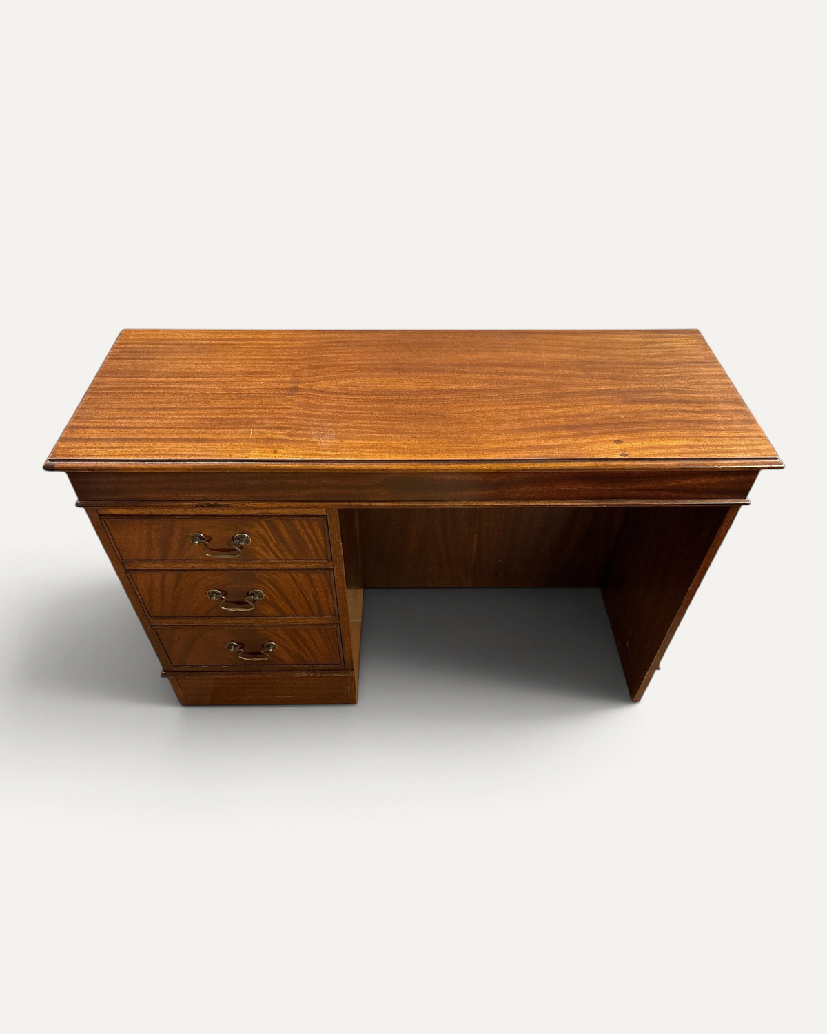 Vintage skrivbord i trä i klassisk stil – bild 2 – Chesterhome