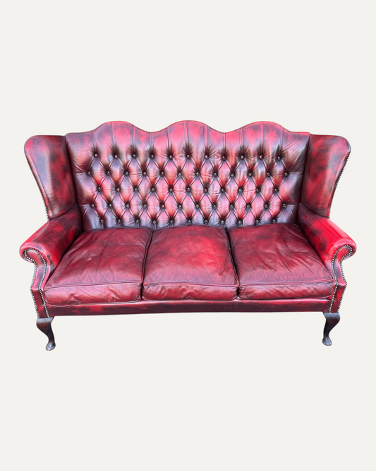 Engelsk high-back Chesterfield-soffa i oxblood läder – bild 2 – Chesterhome