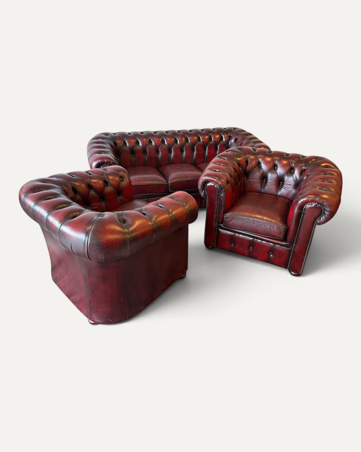 Chesterfield soffgrupp i läder, 3 delar – bild 2 – Chesterhome