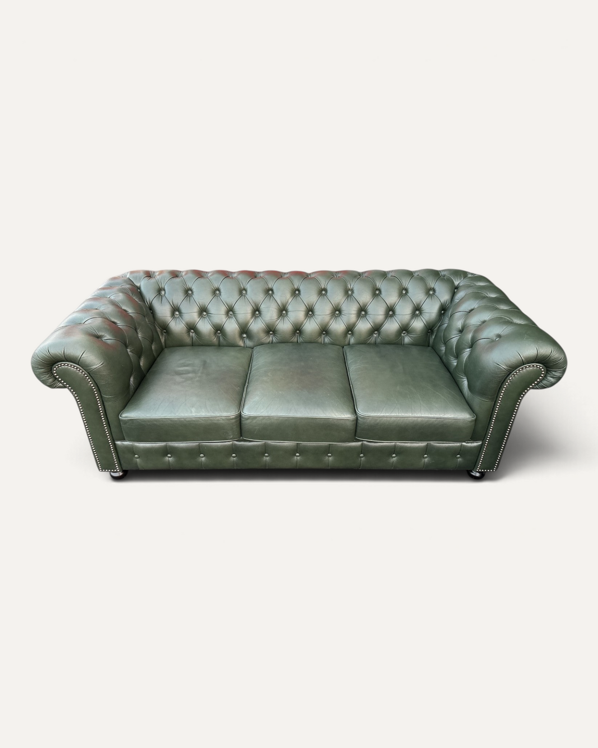 Engelsk Chesterfield 3-sits soffa i mörkgrönt läder – bild 2 – Chesterhome