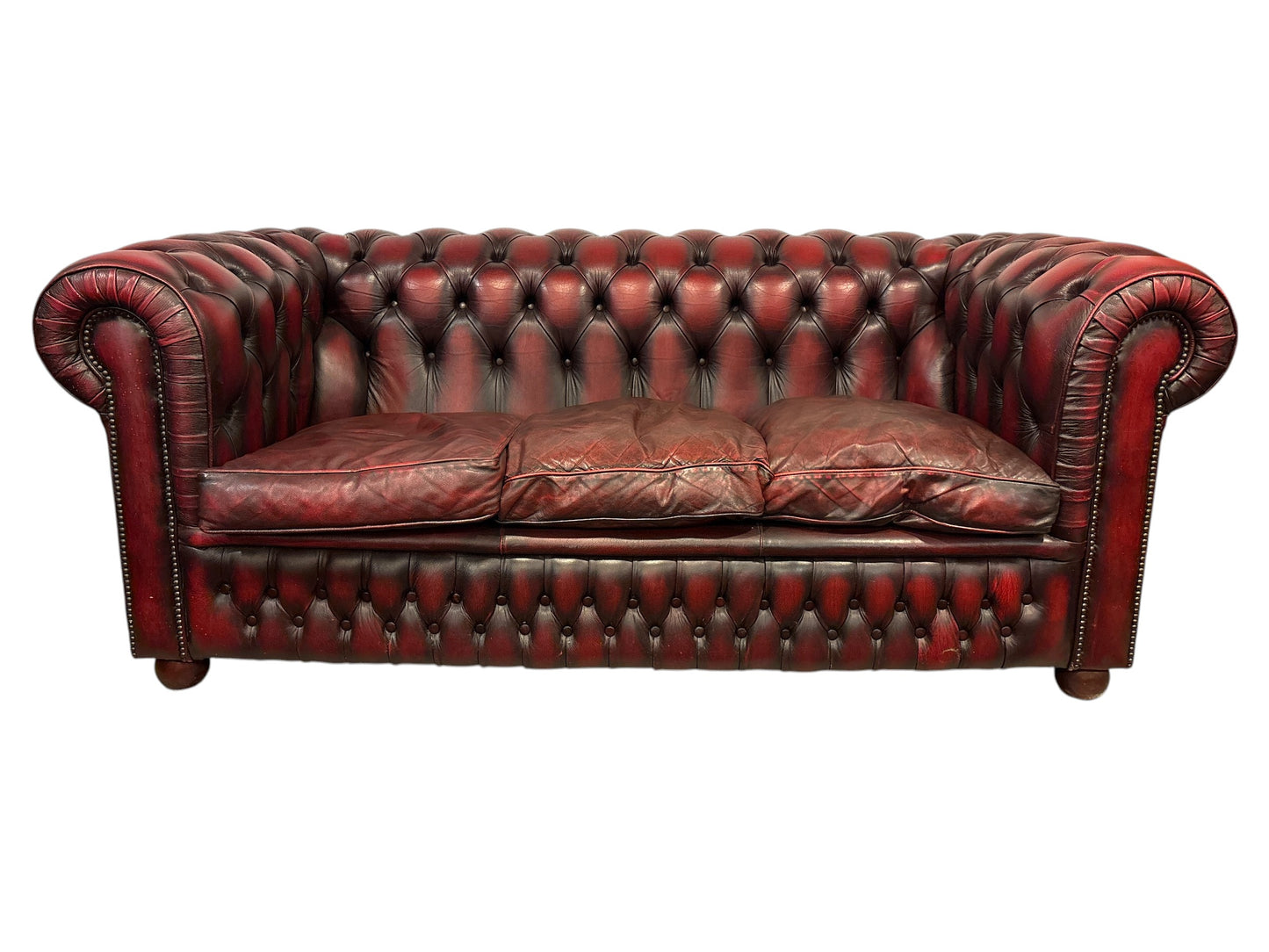Chesterfield 3-sits soffa i oxblood läder