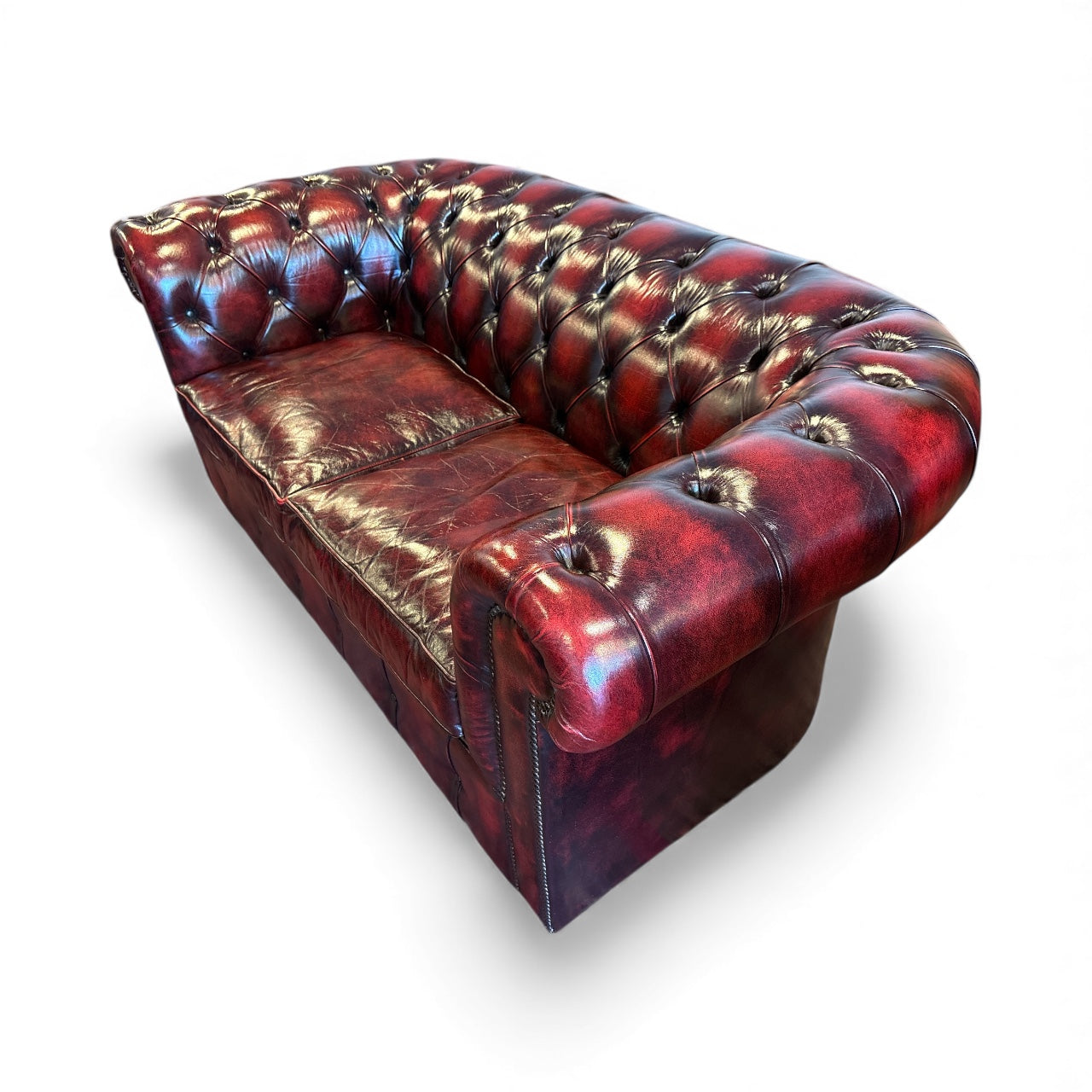 Vintage Chesterfield 2-sits soffa i oxblodsfärgat läder