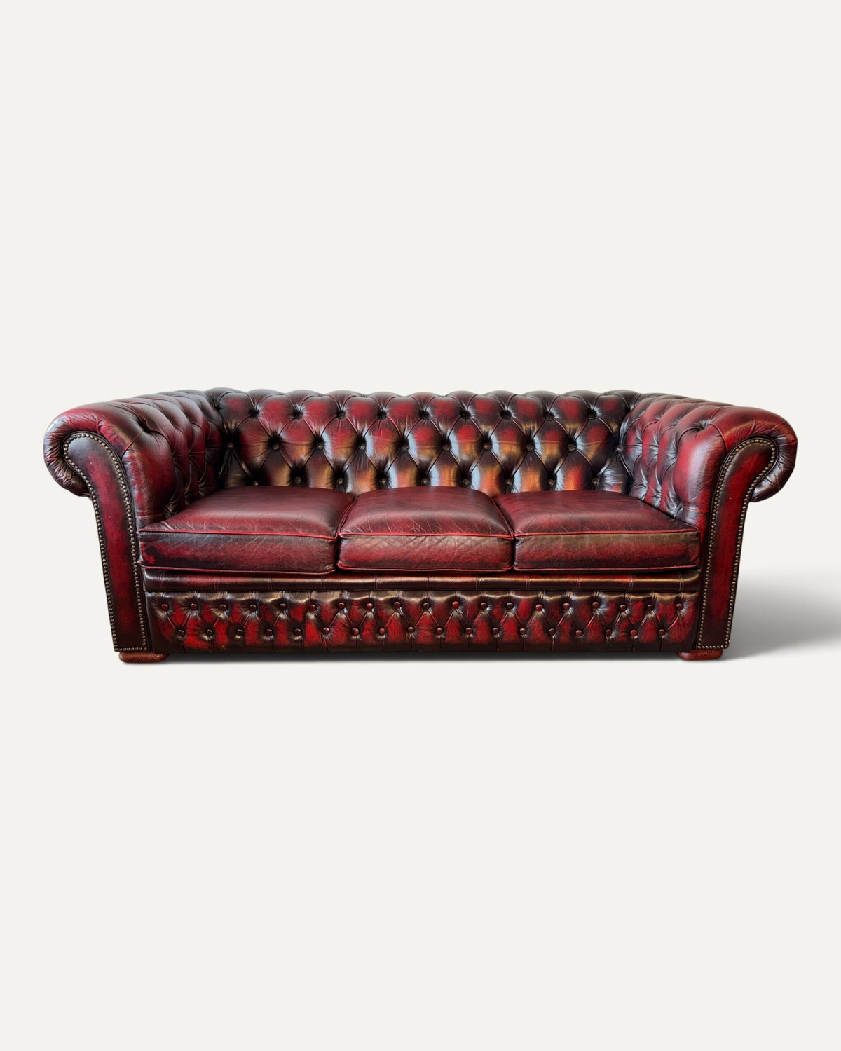 Chesterfield soffgrupp i läder – 3 delar