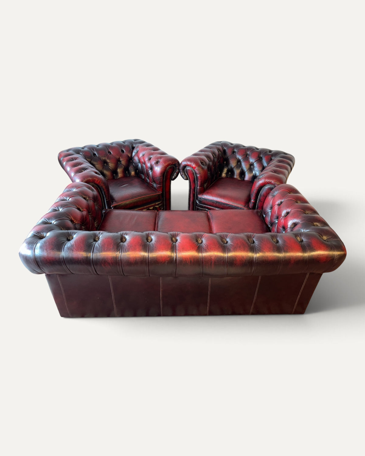 Chesterfield soffgrupp i läder – 3 delar