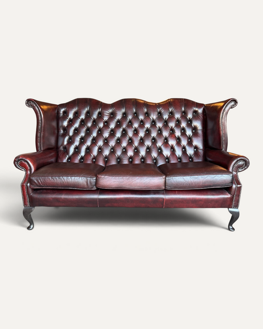 Engelsk high-back Chesterfield-soffa i oxblood läder – Chesterhome