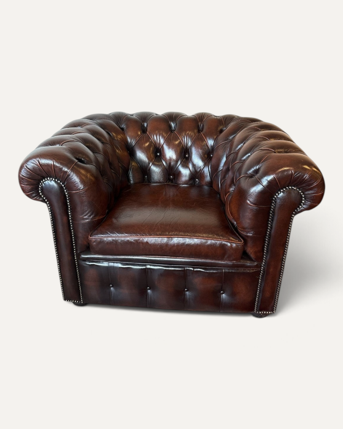 Engelsk Chesterfield club chair i brunt läder – bild 2 – Chesterhome