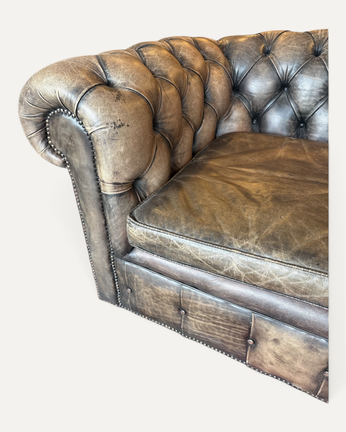 Chesterfield soffgrupp i buffelläder, 2 delar – bild 8 – Chesterhome