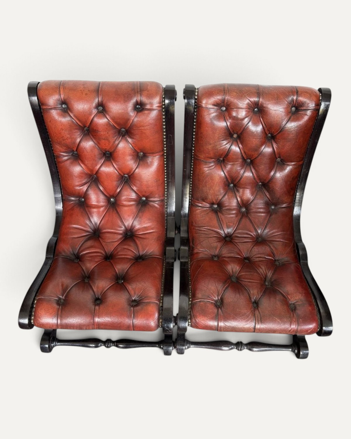 Par engelska Chesterfield loungestolar i oxblood läder – bild 2 – Chesterhome