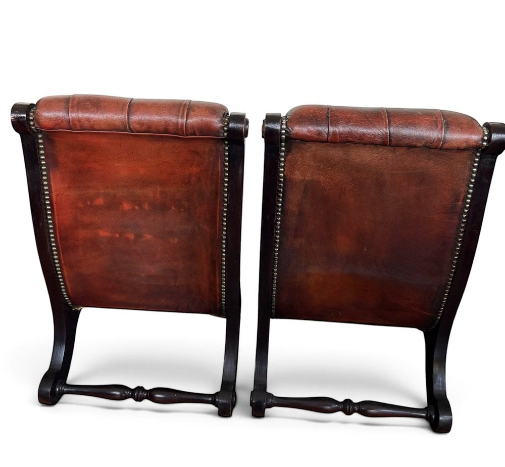 Engelska Chesterfield lounge stolar i oxblood läder — set om 2