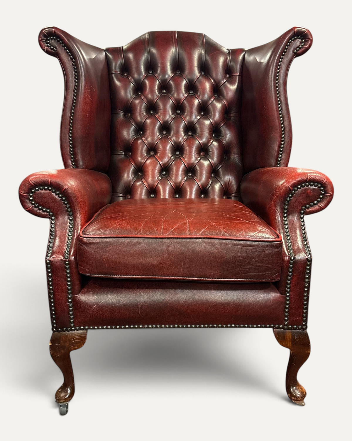 Chesterfield wingback-fåtölj i oxblood läder – bild 2 – Chesterhome