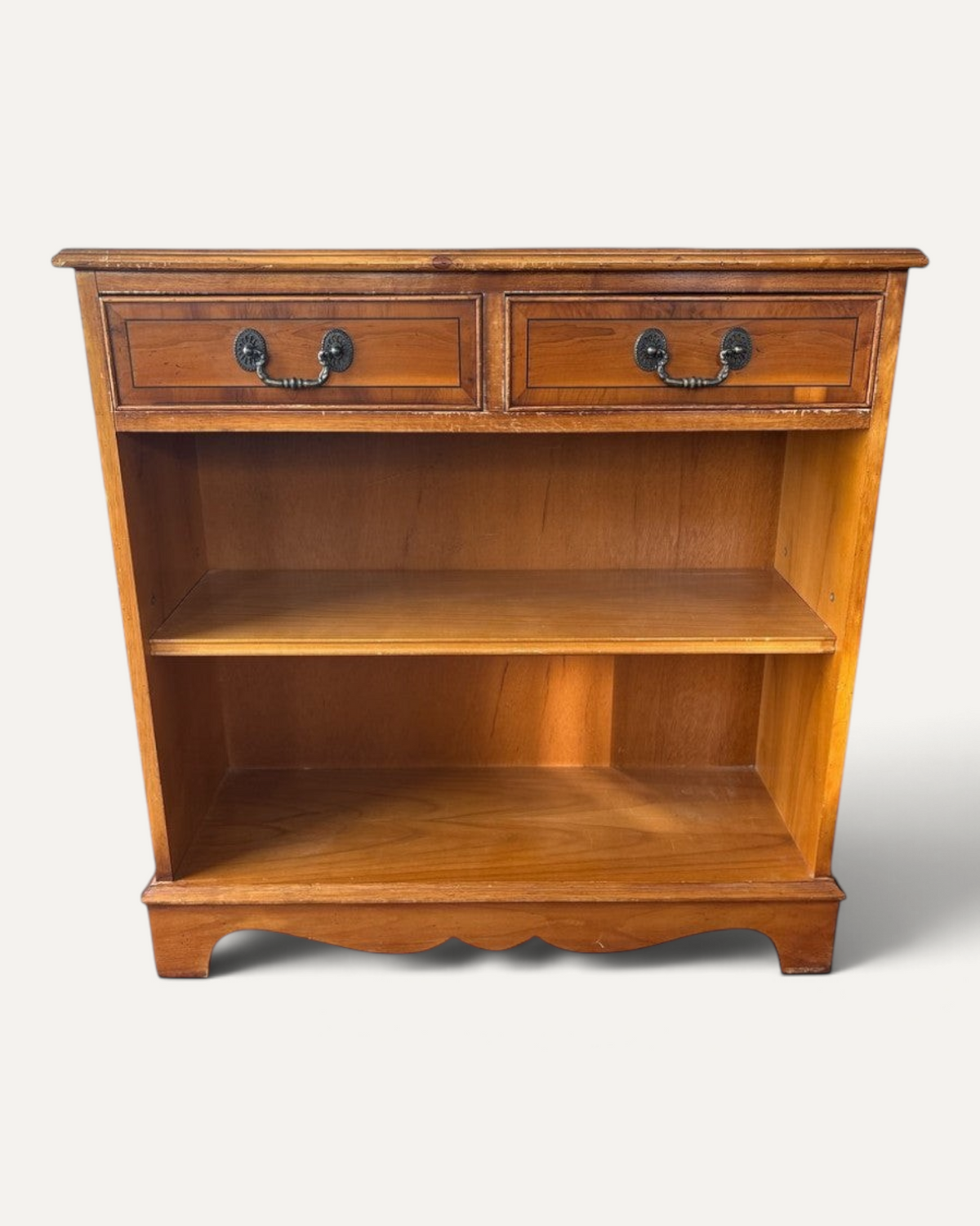 Engelsk sideboard i idegran med lådor – Chesterhome