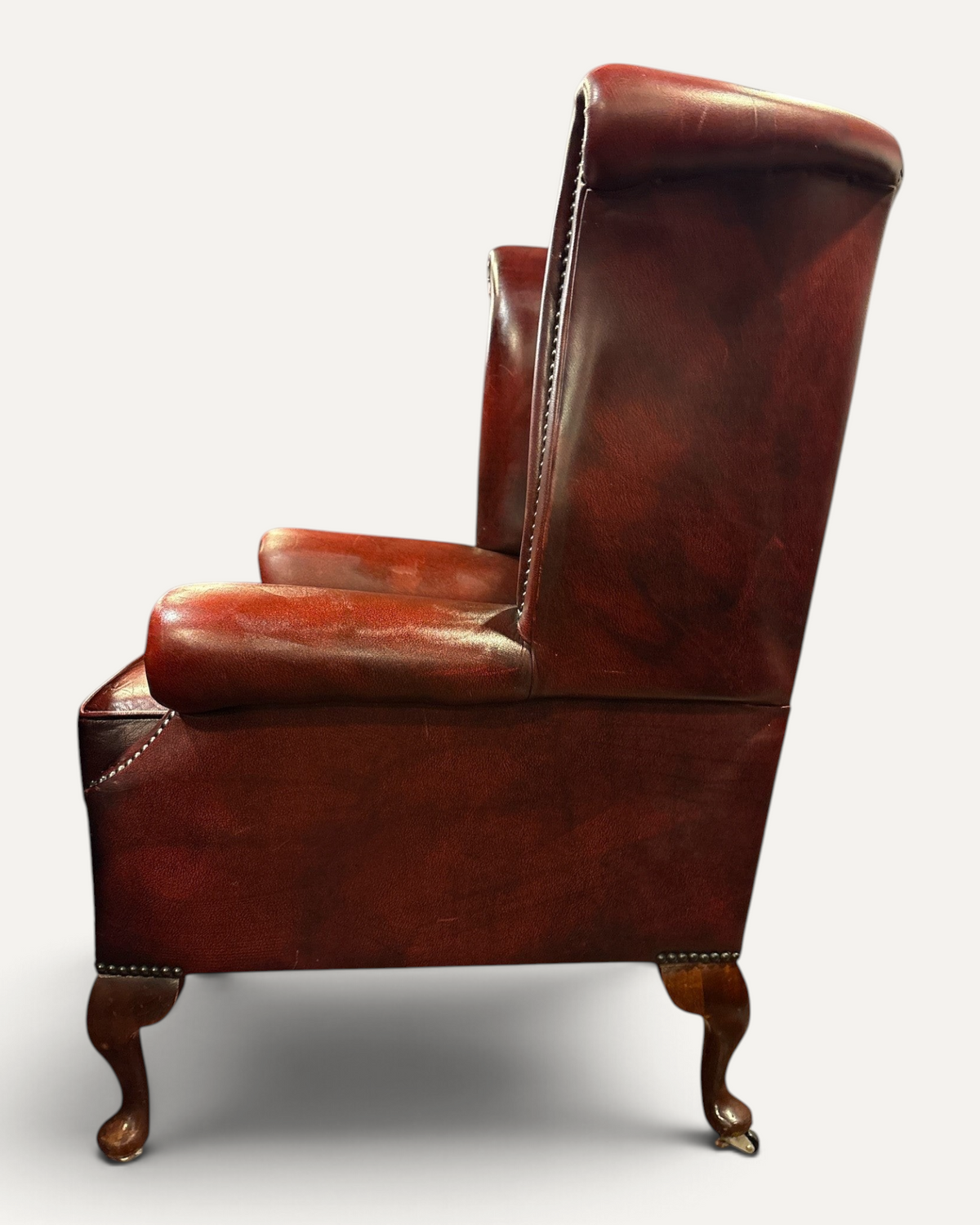 Chesterfield wingback-fåtölj i oxblood läder – bild 4 – Chesterhome