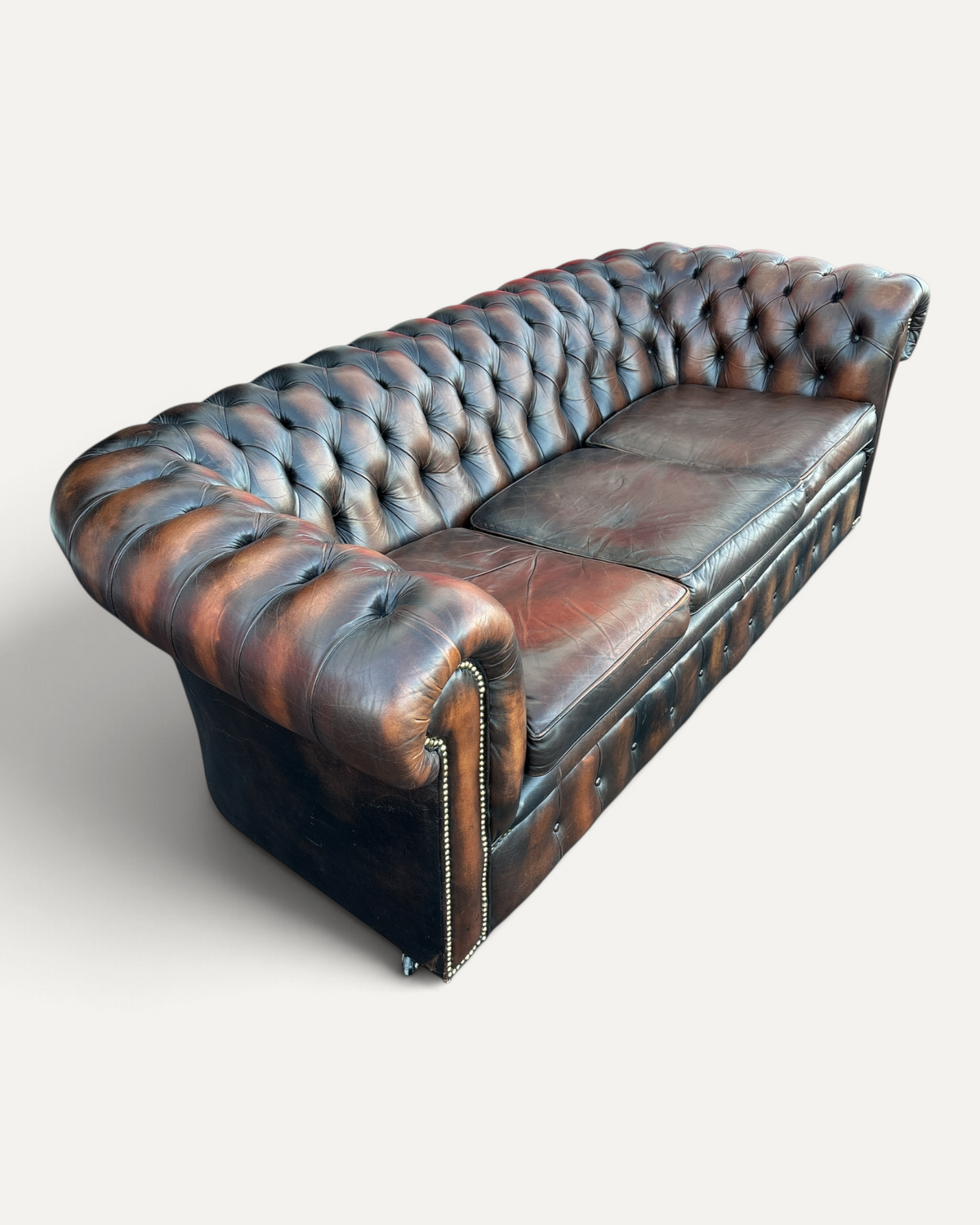 Engelsk Chesterfield 3-sits soffa i brunt läder – bild 5 – Chesterhome