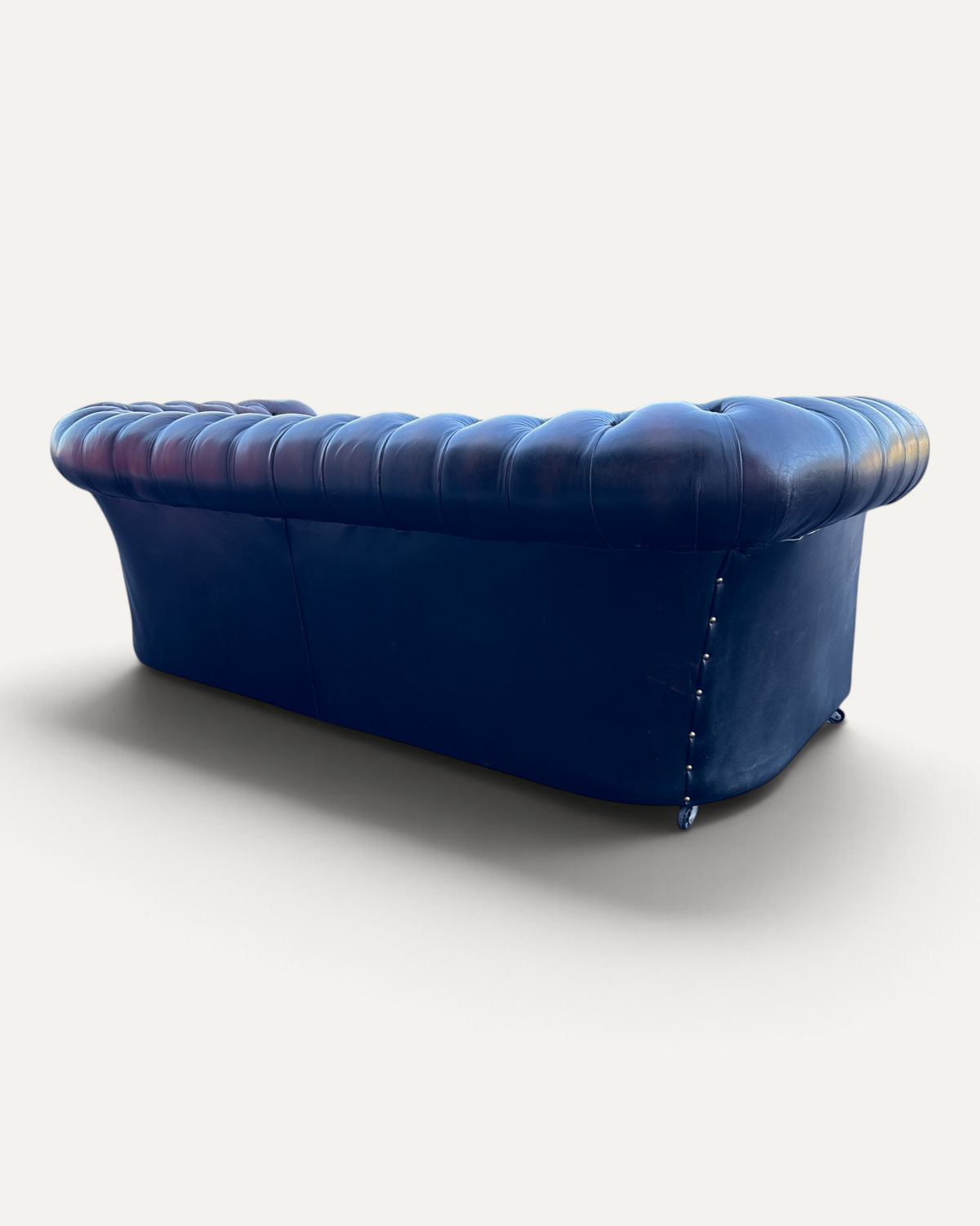 Engelsk Chesterfield 3-sits soffa i brunt läder – bild 7 – Chesterhome