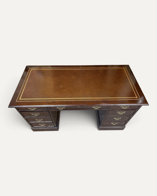 Skrivbord i mahogny med läderskiva från Sligh – Chesterhome