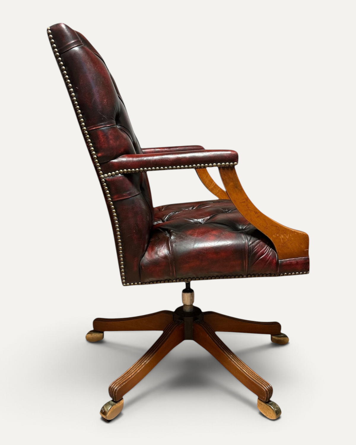 Engelsk Chesterfield snurrstol i oxblood läder, 1960-tal – bild 3 – Chesterhome