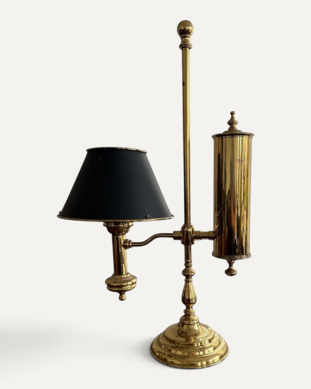 Studentlampa i mässing med svart skärm – bild 2 – Chesterhome