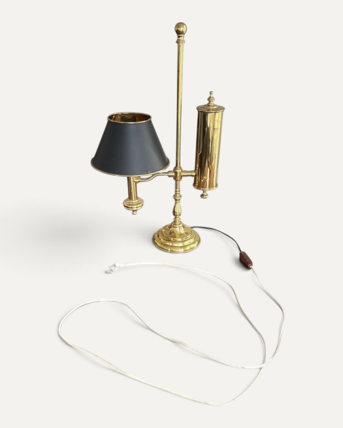 Studentlampa i mässing med svart skärm – bild 3 – Chesterhome